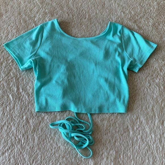 Wild fable light blue open back crop top - Picture 5 of 16